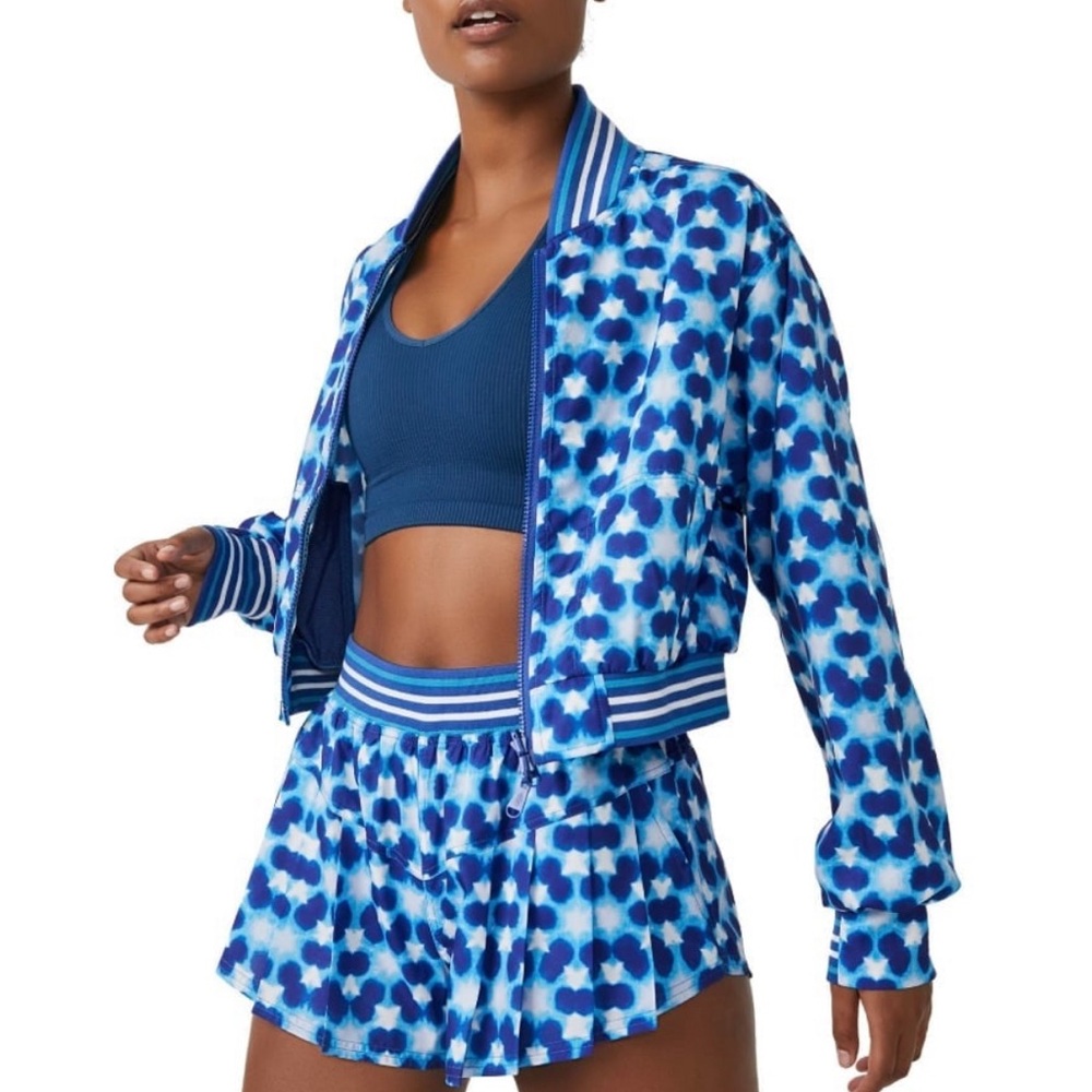Free people Movement - Cropped Running Jacket & Shorts - Size Large Set.EUC